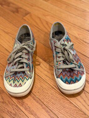 KEEN Women's Elsa Lite Chevron Canvas Sneakers Size US 7.5
